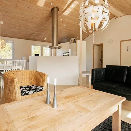 10 Person In * Hjørring