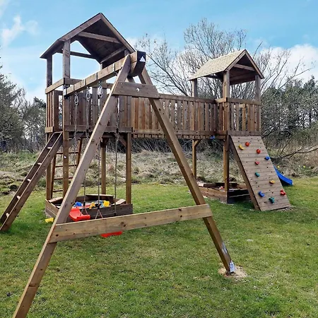 10 Person In * Hjørring